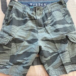 Vissla cargo shorts size 33 waist excellent condition